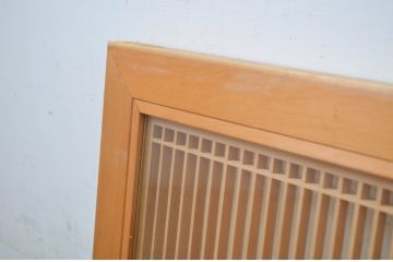 ビンテージ建具　両面ガラス　繊細な格子が目を惹く筬(おさ)欄間1枚(明り取り、明かり取り、オサランマ、ヴィンテージ、建具)(R-064628)