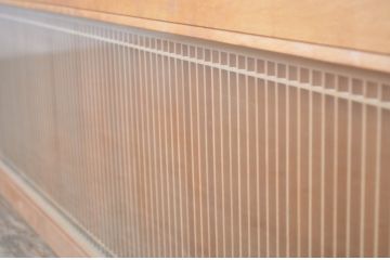 ビンテージ建具　両面ガラス　繊細な格子が目を惹く筬(おさ)欄間1枚(明り取り、明かり取り、オサランマ、ヴィンテージ、建具)(R-064628)