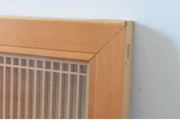 ビンテージ建具　両面ガラス　繊細な格子が目を惹く筬(おさ)欄間1枚(明り取り、明かり取り、オサランマ、ヴィンテージ、建具)(R-064630)