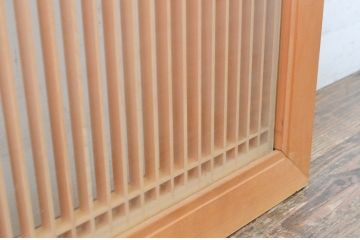 ビンテージ建具　両面ガラス　繊細な格子が目を惹く筬(おさ)欄間1枚(明り取り、明かり取り、オサランマ、ヴィンテージ、建具)(R-064630)