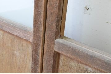 アンティーク建具　経年を感じさせる木味が魅力のガラス戸3枚セット(引き戸)(R-064639)