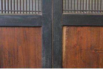 アンティーク建具　使い込まれた雰囲気の格子帯戸3枚セット(引き戸、板戸、格子戸)(R-064641)