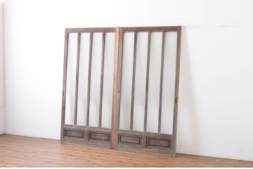 アンティーク建具　上手物!!　腰板欅(ケヤキ)材　和の空間作りにおすすめの玄関戸2枚セット(ガラス戸、引き戸)(R-064642)
