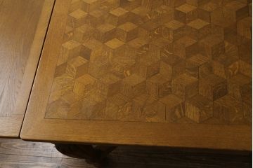 イギリスアンティーク　オーク材　パーケット天板がお洒落なドローリーフテーブル(エクステンションテーブル、ダイニングテーブル、4人掛け、6人掛け、8人掛け、食卓)(R-064660)