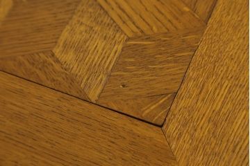イギリスアンティーク　オーク材　パーケット天板がお洒落なドローリーフテーブル(エクステンションテーブル、ダイニングテーブル、4人掛け、6人掛け、8人掛け、食卓)(R-064660)