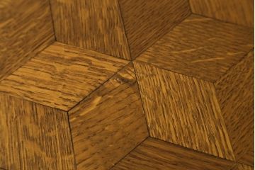 イギリスアンティーク　オーク材　パーケット天板がお洒落なドローリーフテーブル(エクステンションテーブル、ダイニングテーブル、4人掛け、6人掛け、8人掛け、食卓)(R-064660)
