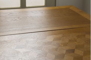 イギリスアンティーク　オーク材　パーケット天板がお洒落なドローリーフテーブル(エクステンションテーブル、ダイニングテーブル、4人掛け、6人掛け、8人掛け、食卓)(R-064660)