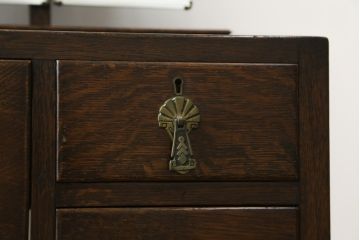 イギリスアンティーク　オーク材　品のある猫脚のデザインがお洒落な三面鏡のドレッサー(鏡台、化粧台、ミラー)(R-064661)
