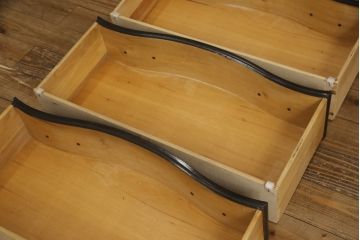 中古　希少!!　DREXEL HERITAGE(ドレクセルヘリテイジ)　シノワズリ様式　繊細なデザインが目を惹くサイドチェスト(コモード、ドロワー、引き出し)(R-064665)