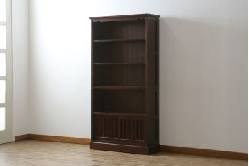 中古　北海道民芸家具　シンプルながらもクラシカルな雰囲気漂う本棚(書棚、ブックシェルフ、キャビネット、収納棚、飾り棚)(R-064666)