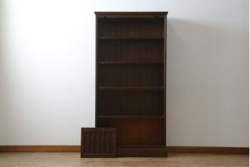 中古　北海道民芸家具　シンプルながらもクラシカルな雰囲気漂う本棚(書棚、ブックシェルフ、キャビネット、収納棚、飾り棚)(R-064666)