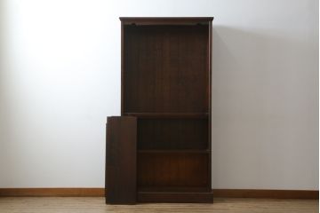 中古　北海道民芸家具　シンプルながらもクラシカルな雰囲気漂う本棚(書棚、ブックシェルフ、キャビネット、収納棚、飾り棚)(R-064666)