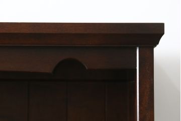 中古　北海道民芸家具　シンプルながらもクラシカルな雰囲気漂う本棚(書棚、ブックシェルフ、キャビネット、収納棚、飾り棚)(R-064666)