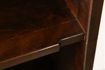 中古　北海道民芸家具　シンプルながらもクラシカルな雰囲気漂う本棚(書棚、ブックシェルフ、キャビネット、収納棚、飾り棚)(R-064666)