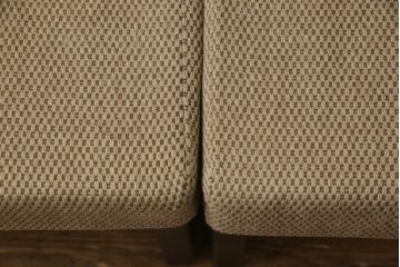 中古　北海道民芸家具　直線的なシルエットと落ち着いた色合いが素敵な2人掛けソファ(二人掛け、2P、アームソファ)(R-064667)