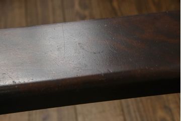 中古　北海道民芸家具　直線的なシルエットと落ち着いた色合いが素敵な2人掛けソファ(二人掛け、2P、アームソファ)(R-064667)