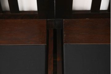 中古　北海道民芸家具　直線的なシルエットと落ち着いた色合いが素敵な2人掛けソファ(二人掛け、2P、アームソファ)(R-064667)