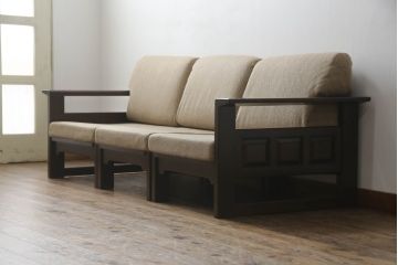 中古　北海道民芸家具　セパレートスタイル　シックな木製フレームの3人掛けソファ(三人掛けソファ、トリプルソファ、アームソファ、ヴィンテージ)(R-064669)