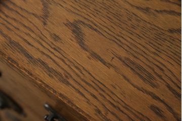 和製ビンテージ　国産職人手造り　内部桐材　前面ナラ材　品よくデザインされた黒い金具が魅力の民芸衣装箪笥(整理箪笥、引き出し、洋服タンス、収納たんす、サイドチェスト、ヴィンテージ)(R-064670)