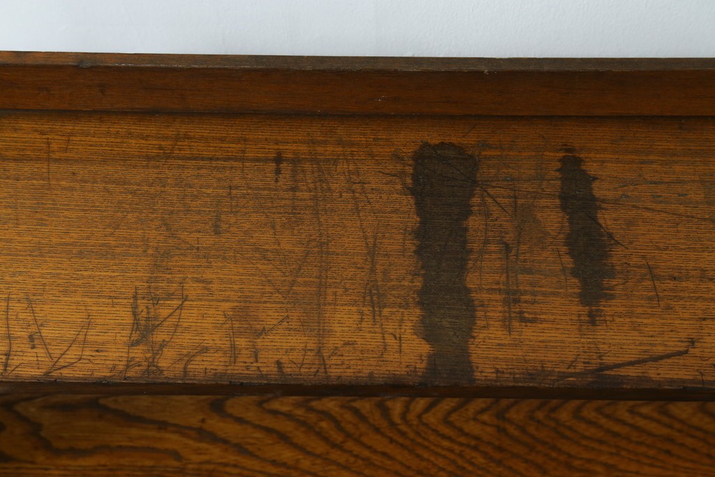 和製アンティーク　栓材　くっきりとした杢目が目を惹く珍しいデザインの扉付きクサビ本棚　(R-064671)