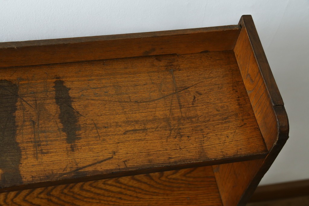 和製アンティーク　栓材　くっきりとした杢目が目を惹く珍しいデザインの扉付きクサビ本棚　(R-064671)