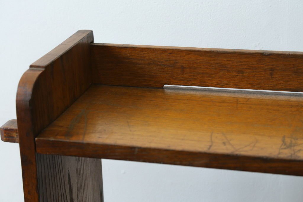 和製アンティーク　栓材　くっきりとした杢目が目を惹く珍しいデザインの扉付きクサビ本棚　(R-064671)