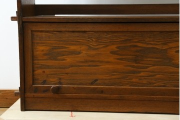 和製アンティーク　栓材　くっきりとした杢目が目を惹く珍しいデザインの扉付きクサビ本棚　(R-064671)