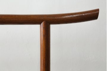和製アンティーク　古い栓材の味わいが魅力的な二段大衣桁(着物ハンガー、えもん掛け、衣紋掛け、着物掛け、ハンガーラック、ハンガー)(R-064723)