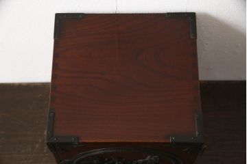 和製ビンテージ　高級品!!　手打ち金具　木地呂塗り　総欅(ケヤキ)材　小振りなサイズ感が可愛らしい仙台小箪笥(掛硯型、懸硯型、小引き出し、船箪笥、仙台箪笥、小物収納、卓上収納、ヴィンテージ)(R-064724)