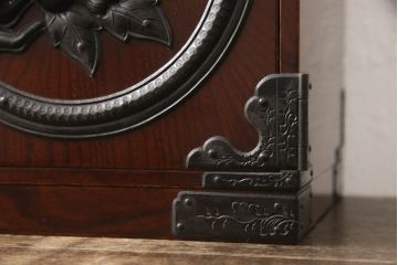 和製ビンテージ　高級品!!　手打ち金具　木地呂塗り　総欅(ケヤキ)材　小振りなサイズ感が可愛らしい仙台小箪笥(掛硯型、懸硯型、小引き出し、船箪笥、仙台箪笥、小物収納、卓上収納、ヴィンテージ)(R-064724)