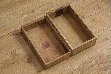 アンティーク雑貨　上手物!!　立派な真鍮金具が魅力的な総桐硯箱(掛け硯、小引き出し、印箱、小物収納)(R-064725)