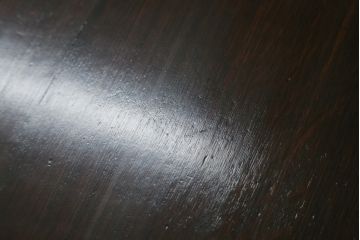 和製アンティーク　楢(ナラ)材　組立式　重厚感ある佇まいが目を引く両袖机(ニーホールデスク、ワークデスク、オフィスデスク、在宅用、在宅ワーク)(R-064726)