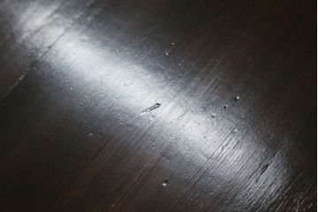 和製アンティーク　楢(ナラ)材　組立式　重厚感ある佇まいが目を引く両袖机(ニーホールデスク、ワークデスク、オフィスデスク、在宅用、在宅ワーク)(R-064726)