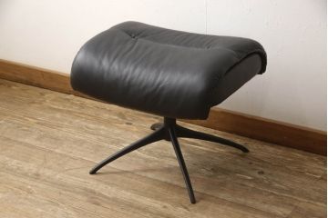 中古　美品　EKORNES(エコーネス)　トーキョー　ヘッドレスト付ローバック　Mサイズ　オットマン付き!!スタイリッシュなデザインが魅力のストレスレスチェア(スターベース、1人掛けソファ、1Pソファ、アームチェア、リクライニングチェア、フットスツール、北欧、本革、レザーチェア)(定価約35万2千円)(R-064728)