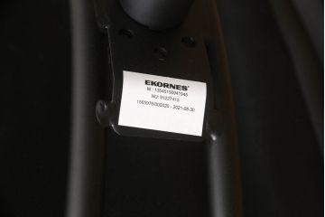 中古　美品　EKORNES(エコーネス)　トーキョー　ヘッドレスト付ローバック　Mサイズ　オットマン付き!!スタイリッシュなデザインが魅力のストレスレスチェア(スターベース、1人掛けソファ、1Pソファ、アームチェア、リクライニングチェア、フットスツール、北欧、本革、レザーチェア)(定価約35万2千円)(R-064728)