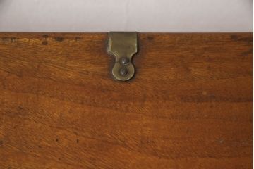 ヨーロッパアンティーク　くすのき(楠)材　レトロな空間演出を盛り上げてくれる船トランク(舟トランク、ブランケットボックス、トランクテーブル、センターテーブル、ローテーブル、ディスプレイ)(R-064729)