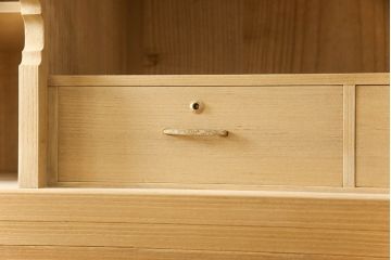 中古　国産　優しい木の色合いが味わい深い総桐箪笥(衣装箪笥、整理タンス、引き出し、桐たんす、胴厚、四方丸、かくし付き)(R-064734)