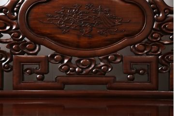 アジアンビンテージ　高級品!!　凝ったデザインの彫刻が魅力の唐木材製ベンチ(長椅子、長イス、花梨材、カリン材、板座チェア、3人掛けベンチ、ヴィンテージ)(R-064738)