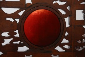 アジアンビンテージ　高級品!!　凝ったデザインの彫刻が魅力の唐木材製ベンチ(長椅子、長イス、花梨材、カリン材、板座チェア、3人掛けベンチ、ヴィンテージ)(R-064738)