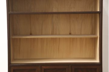 中古　美品　指物工芸家具　三方欅(ケヤキ)材　引き出し内部・桐材　高山デザイン!上質な造りが魅力の茶箪笥(茶棚、水屋箪笥、収納棚、戸棚、松本民芸家具)(R-064743)
