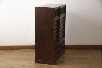 中古　美品　指物工芸家具　三方欅(ケヤキ)材　引き出し内部・桐材　高山デザイン!上質な造りが魅力の茶箪笥(茶棚、水屋箪笥、収納棚、戸棚、松本民芸家具)(R-064743)