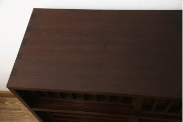 中古　美品　指物工芸家具　三方欅(ケヤキ)材　引き出し内部・桐材　高山デザイン!上質な造りが魅力の茶箪笥(茶棚、水屋箪笥、収納棚、戸棚、松本民芸家具)(R-064743)