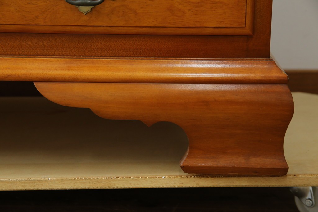 中古　横浜クラシック家具　ダニエル(Daniel)　アーリーアメリカン　A-206　気品漂うデザインが魅力のサイドボード　定価約64万円　(R-064746)