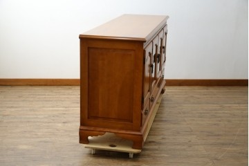 中古　横浜クラシック家具　ダニエル(Daniel)　アーリーアメリカン　A-206　気品漂うデザインが魅力のサイドボード　定価約64万円　(R-064746)