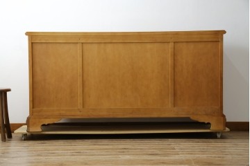 中古　横浜クラシック家具　ダニエル(Daniel)　アーリーアメリカン　A-206　気品漂うデザインが魅力のサイドボード　定価約64万円　(R-064746)