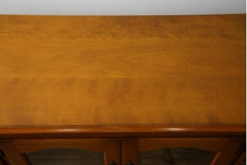 中古　横浜クラシック家具　ダニエル(Daniel)　アーリーアメリカン　A-206　気品漂うデザインが魅力のサイドボード　定価約64万円　(R-064746)