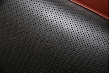 中古　美品　イタリア　Formitalia(フォルミタリア)　Lamborghini(ランボルギーニ)コレクション　鮮やかな赤が目を惹く本革2人掛けソファ(レザー、2Pソファ)(定価約90万円)(R-064838)