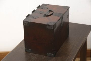和製アンティーク　総欅(ケヤキ)材　経年を感じる質感が味わい深い硯箱(小引出し、小物入れ、掛け硯、小物収納)(R-064854)