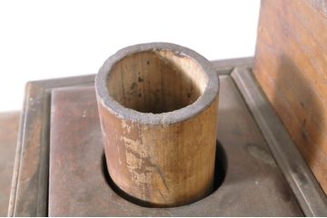 和製アンティーク　欅(ケヤキ)材・桐材・黒柿!　月日を経た木の風合いが味わい深い火屋付き煙草盆(たばこ盆、タバコ盆)(R-064855)