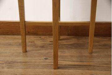 イギリスビンテージ　優しい木の温もり溢れるチーク材製のバタフライサイドテーブル(カフェテーブル、コーヒーテーブル、折りたたみテーブル、折り畳み、ラウンドテーブル、丸テーブル、花台、飾り台、店舗什器、ヴィンテージ)(R-064866)